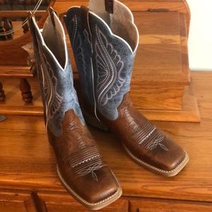 Women’s cowboy boots size 8.5